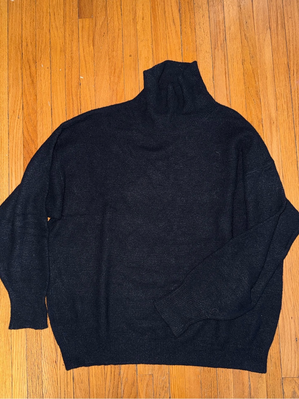Aritzia Wilfred Free Black mock-neck Sweater